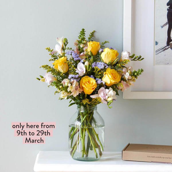 Flowers - Letterbox Flowers - Send Flowers - Seasonal Stems - Limited Edition - Our Florist's Pick