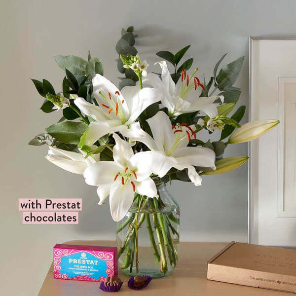 Flowers - Letterbox Flowers - Flower Delivery - Send Flowers - Roses - Snapdragons - Foliage - The Luxury Lilies