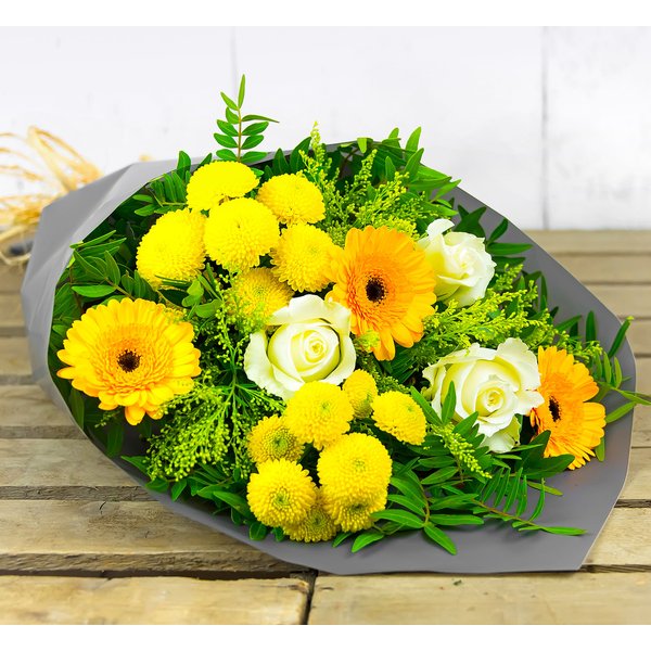 Golden Avalanche – Free Delivery - Roses, Germinis and Solidago – Flower Delivery by 123 Flowers