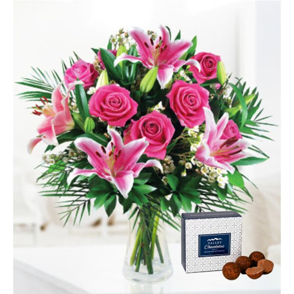 Rose & Lily Hand Tied - Free Chocs